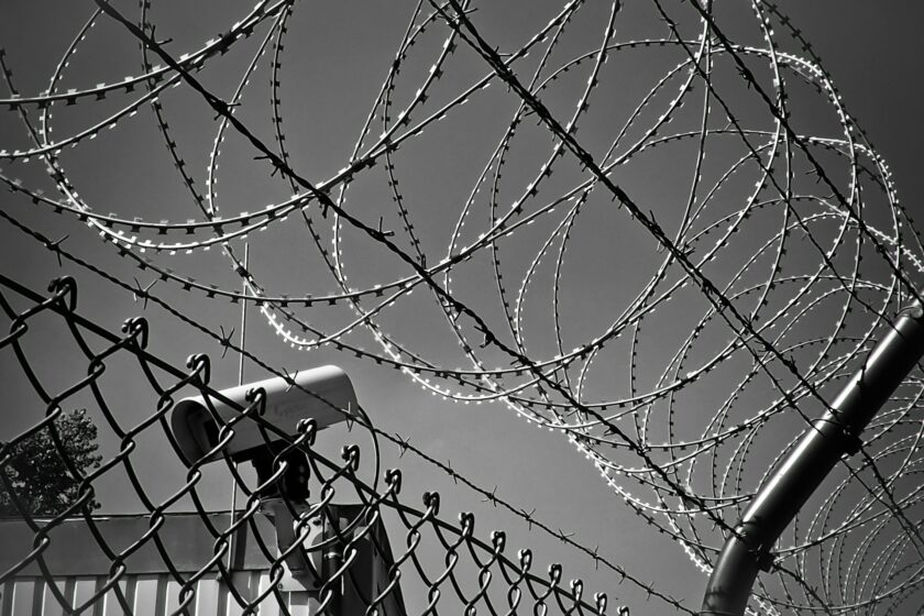 Barbelé-surveillance-prison